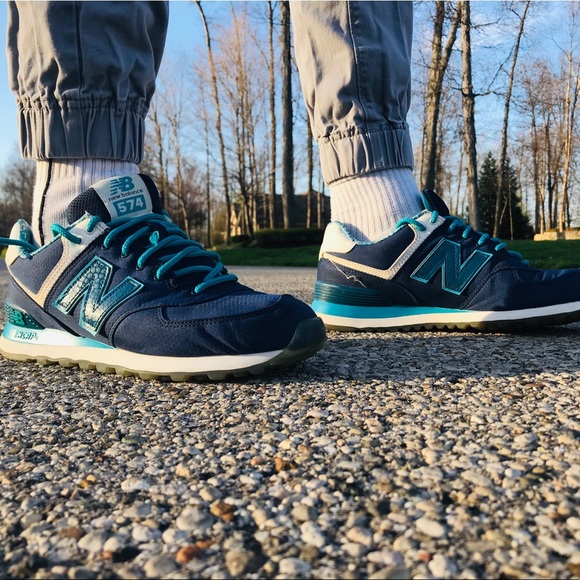New Balance 574 - Picture 1 of 7